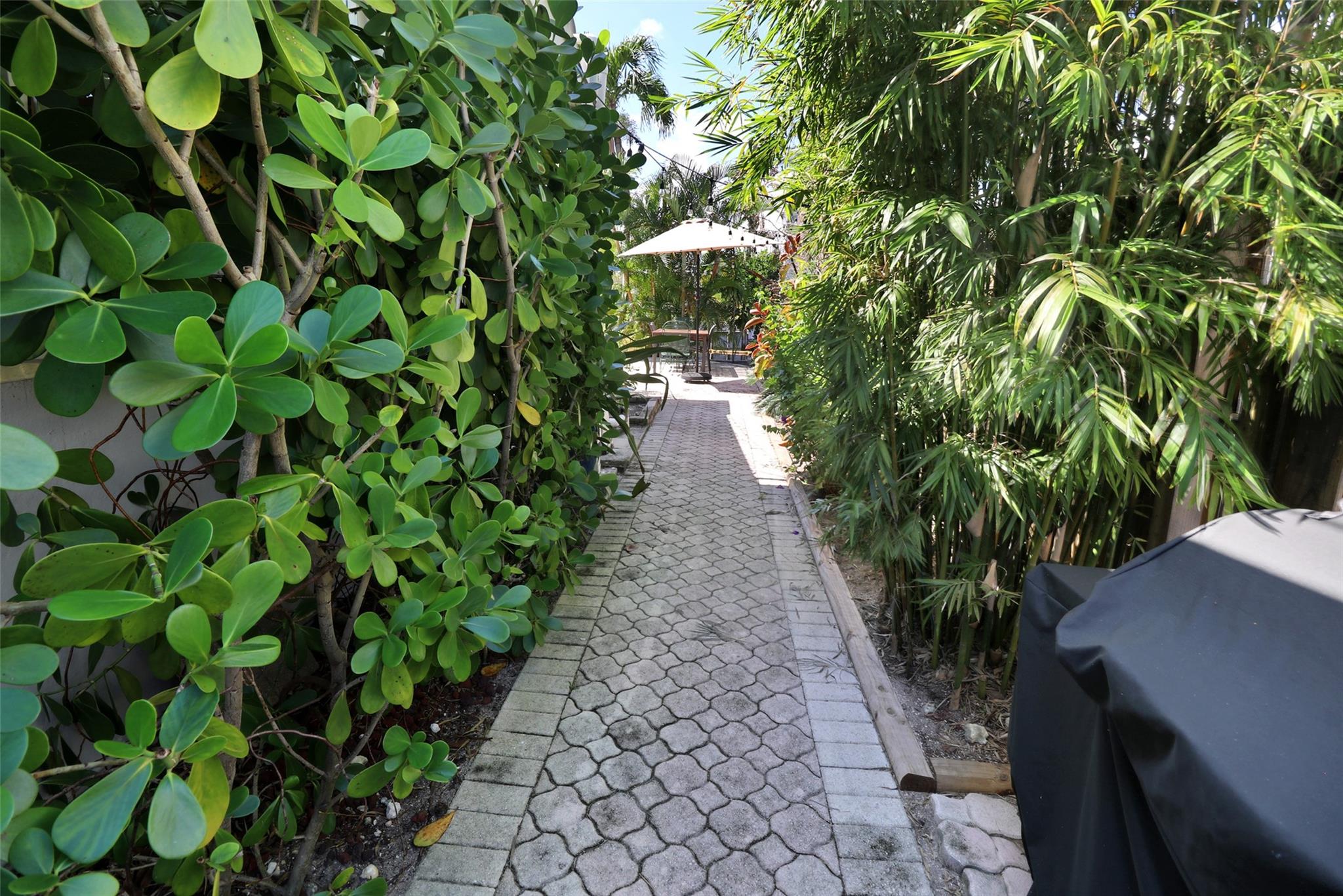 Lauderdale Isles 2 35-33 - Residential