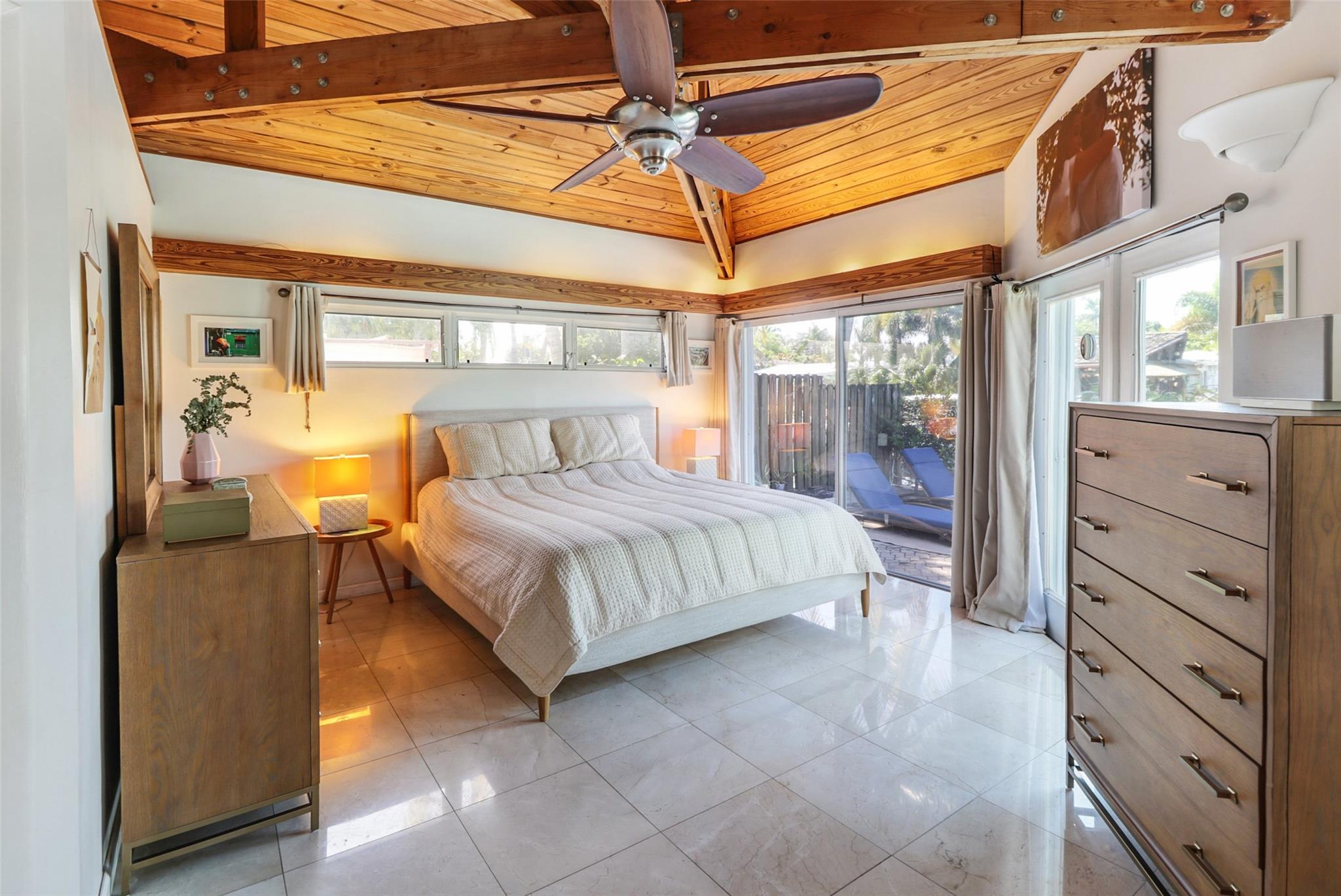 Lauderdale Isles 2 35-33 - Residential