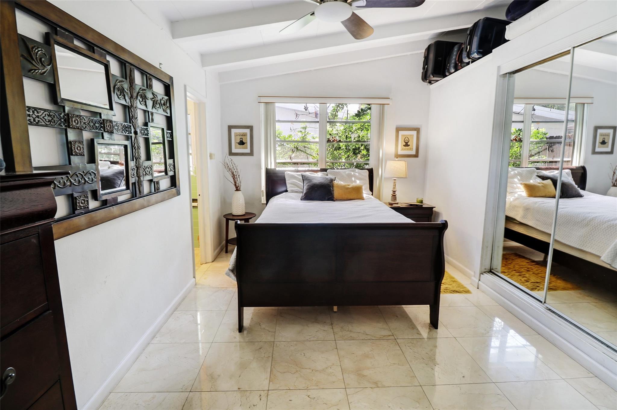 Lauderdale Isles 2 35-33 - Residential