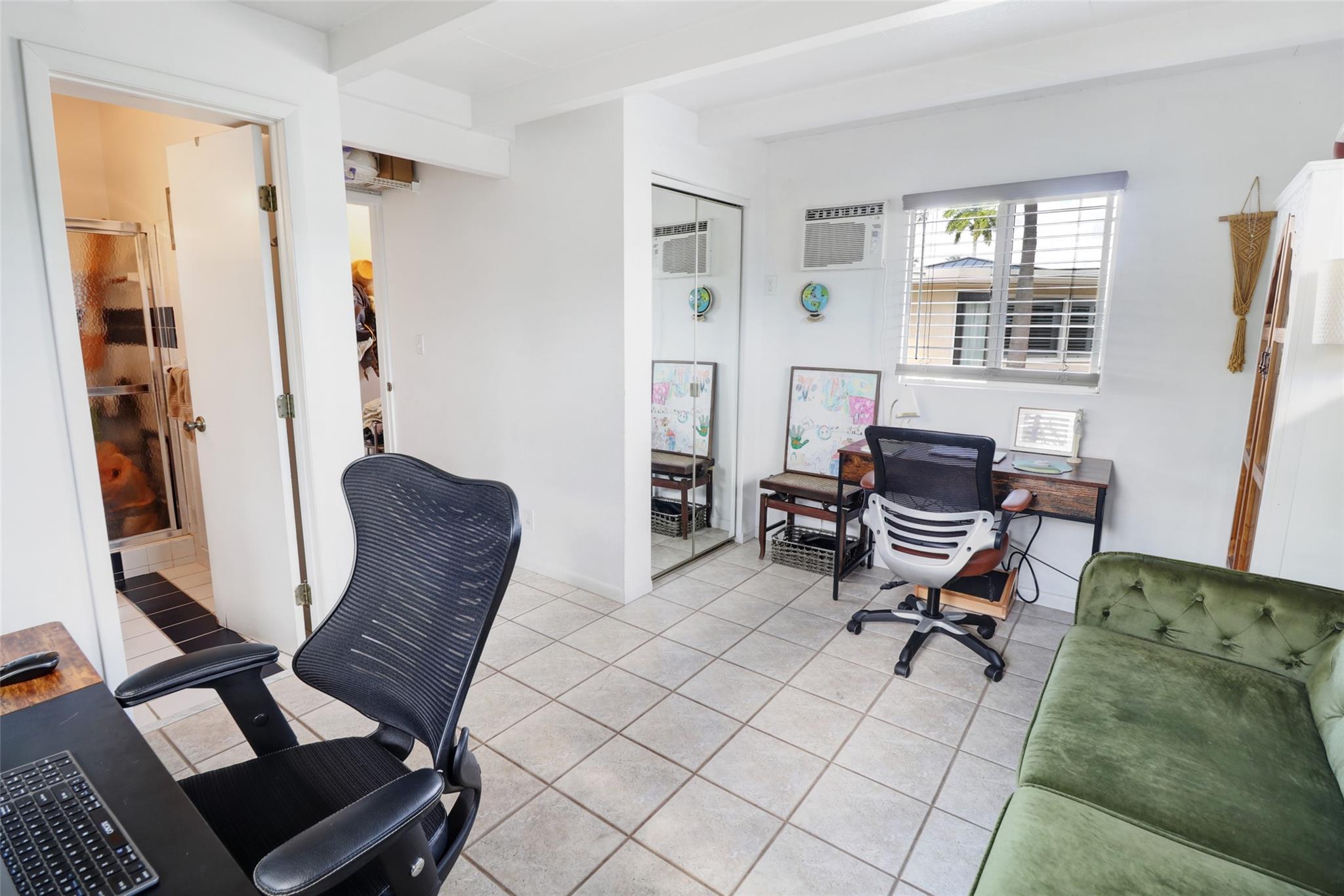 Lauderdale Isles 2 35-33 - Residential