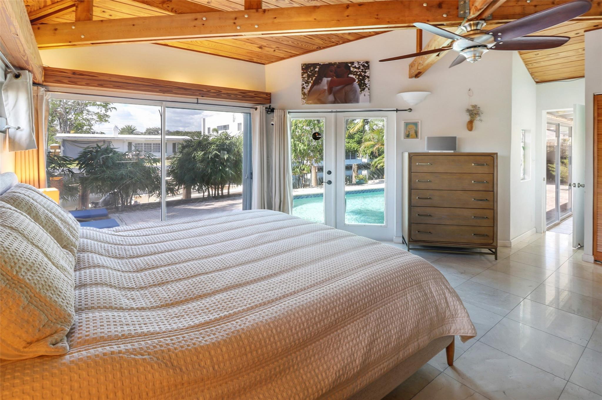 Lauderdale Isles 2 35-33 - Residential