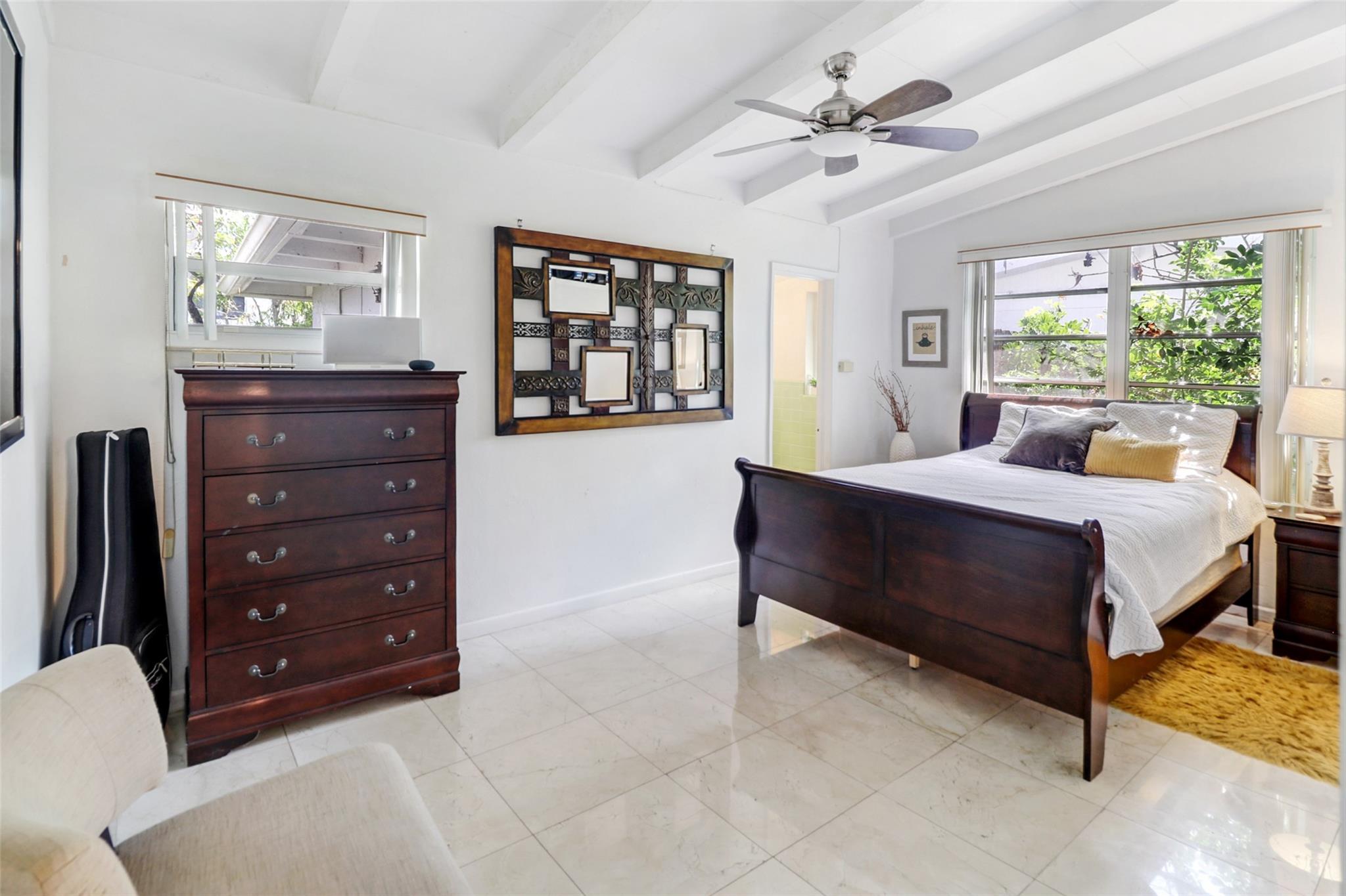 Lauderdale Isles 2 35-33 - Residential