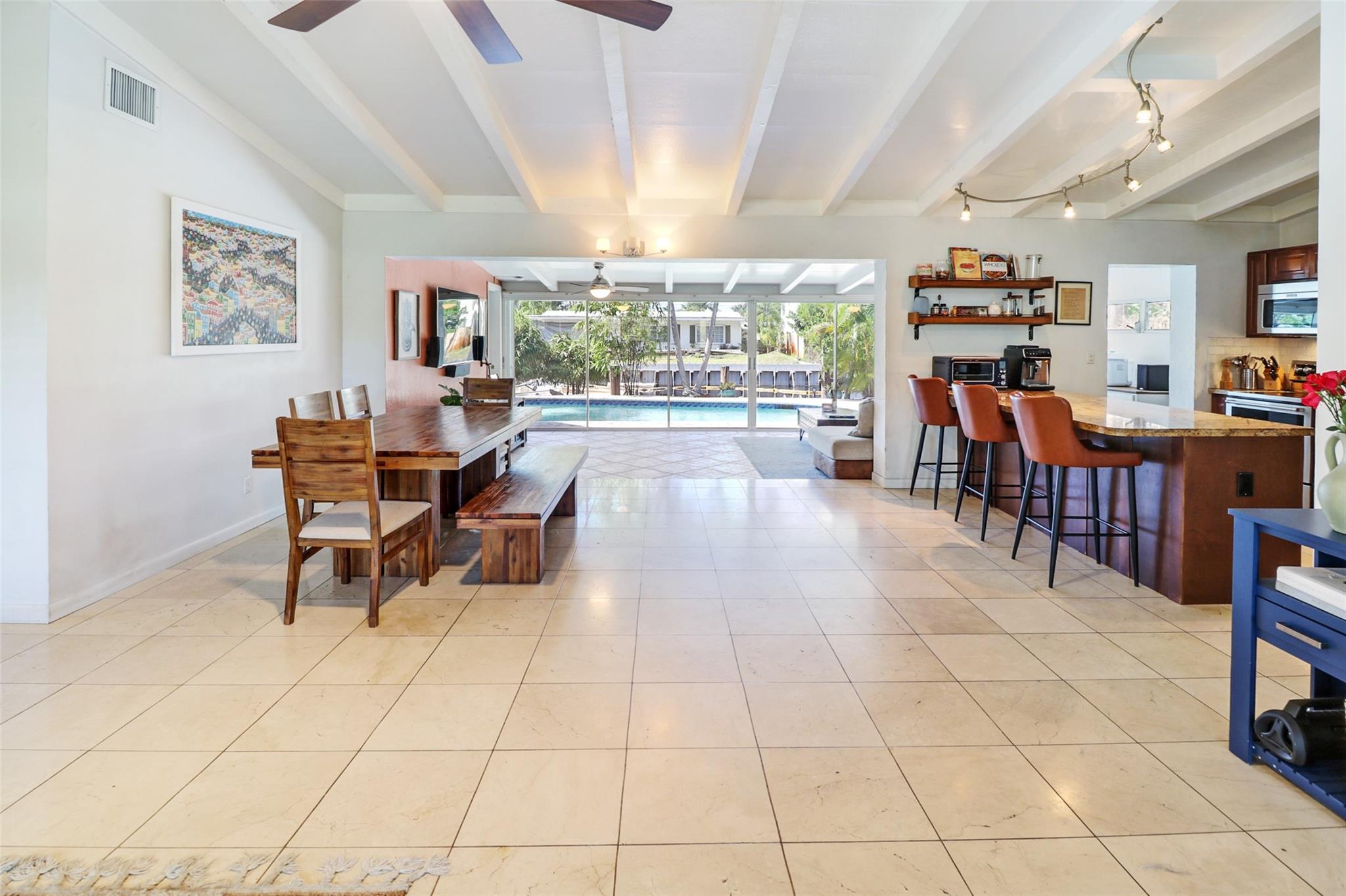 Lauderdale Isles 2 35-33 - Residential