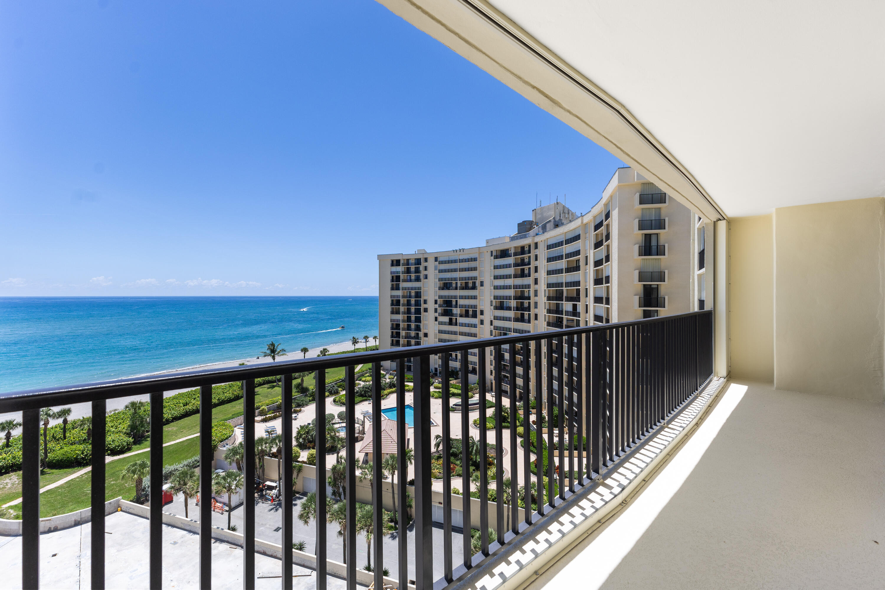 OCEAN TRAIL CONDO IV - Residential