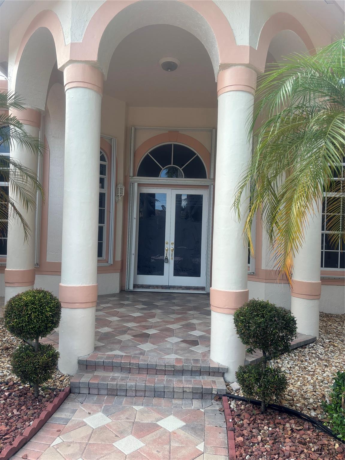 Beautiful 5/3 pool home with jacuzzi, 3 car garage in gated community of Eagle Trace - See pictures. for entry use east gate and give owner Roopnarine name. High ceiling house with split floor plan, functional fire place and Community Golf and tennis is avaiilable.