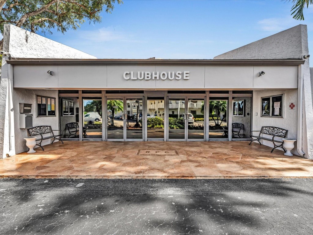 Royal Park Gardens - Residential