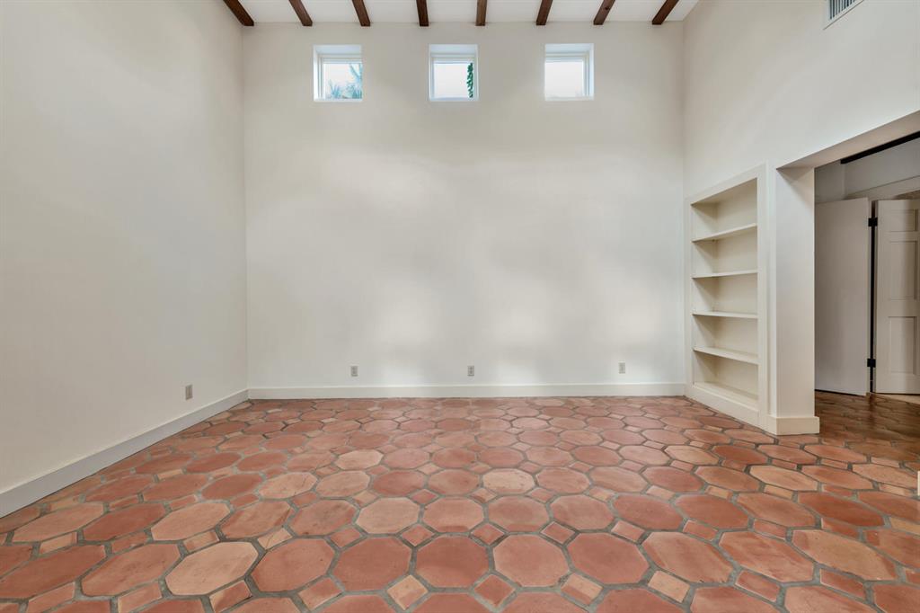 ROYAL PARK - Residential