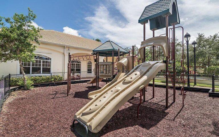 FIORE AT THE GARDENS CONDO - Residential Lease