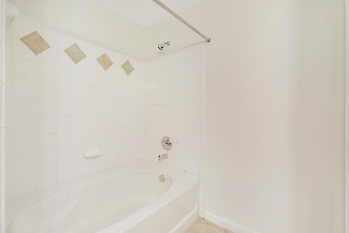 FIORE AT THE GARDENS CONDO - Residential Lease