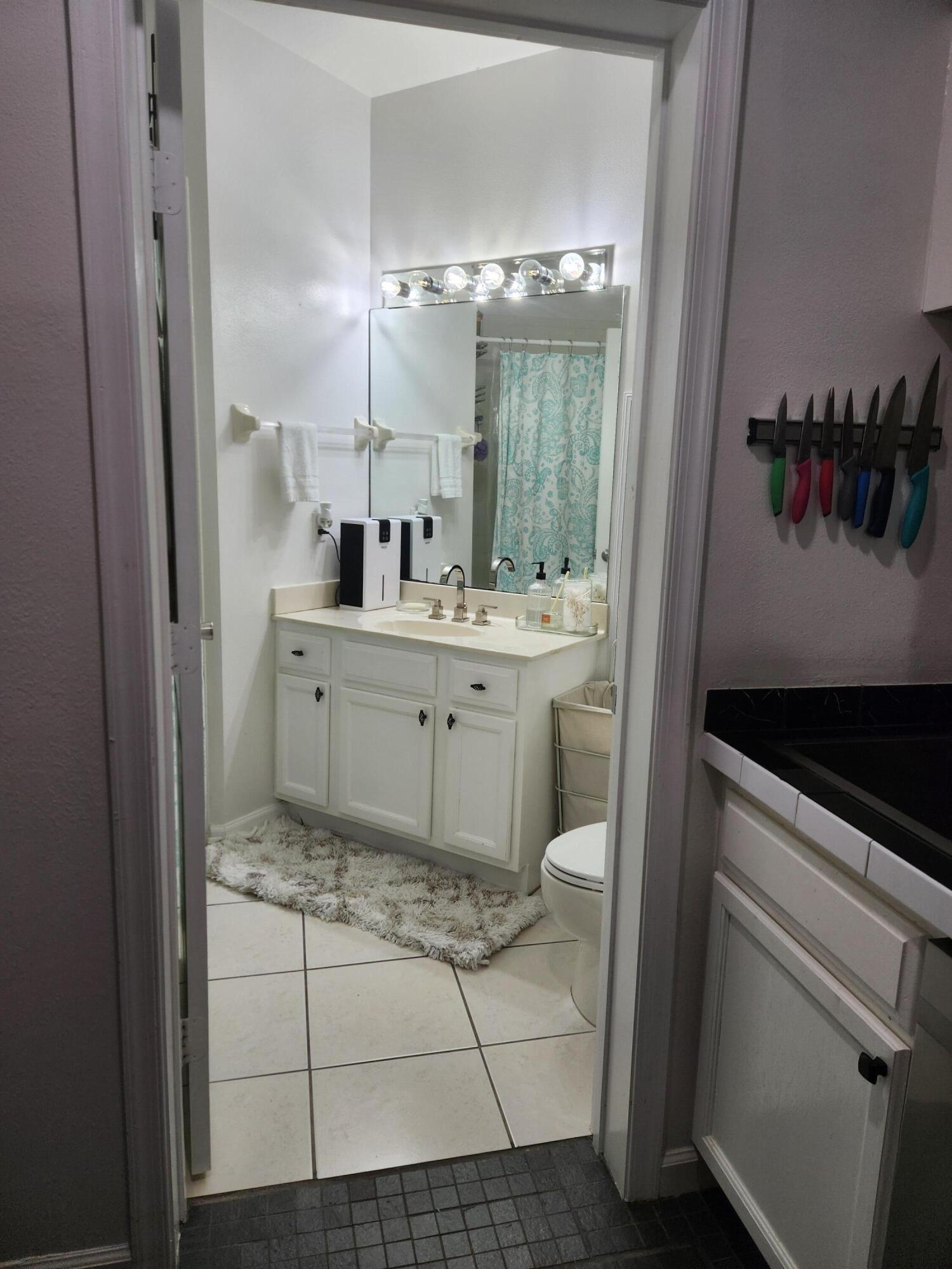 CASTLE PINES CONDOMINIUM - Residential Lease