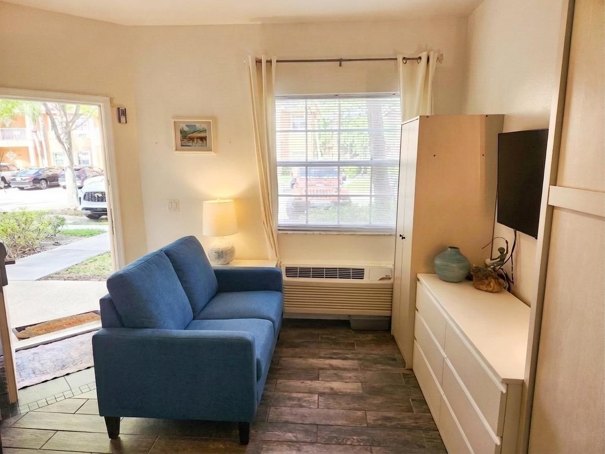 CASTLE PINES CONDOMINIUM - Residential Lease