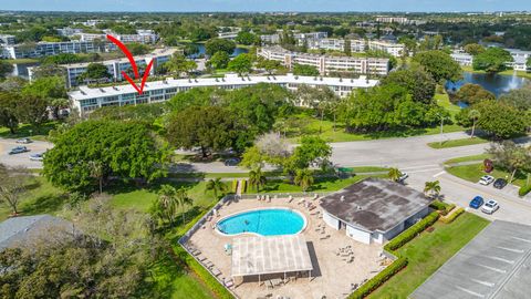 Tiny photo for 4002 Cambridge A #4002, Deerfield Beach, FL 33442 (MLS # B26016375)