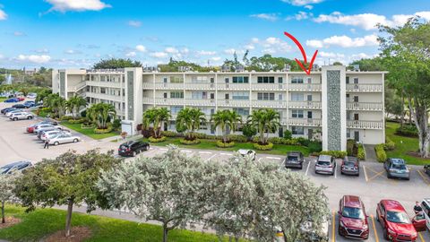 Photo of 4002 Cambridge A #4002, Deerfield Beach, FL 33442 (MLS # B26016375)