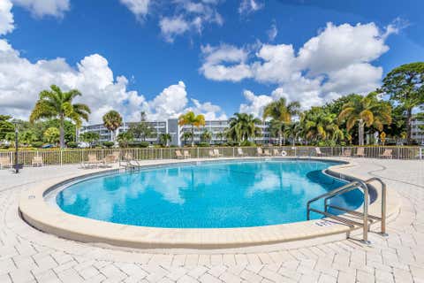 Tiny photo for 4002 Cambridge A #4002, Deerfield Beach, FL 33442 (MLS # B26016375)