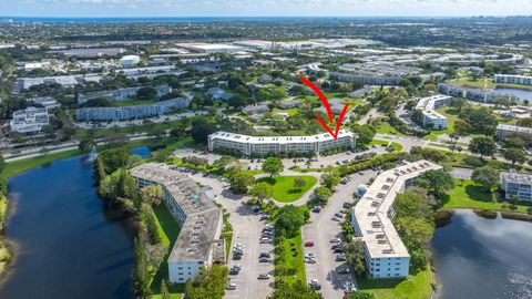 Tiny photo for 4002 Cambridge A #4002, Deerfield Beach, FL 33442 (MLS # B26016375)