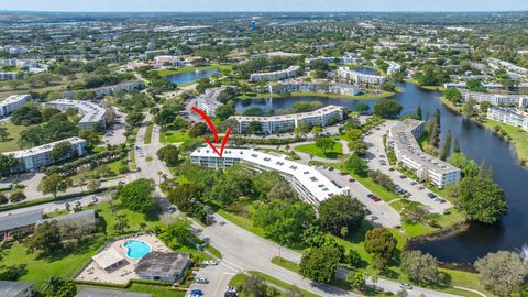 Tiny photo for 4002 Cambridge A #4002, Deerfield Beach, FL 33442 (MLS # B26016375)