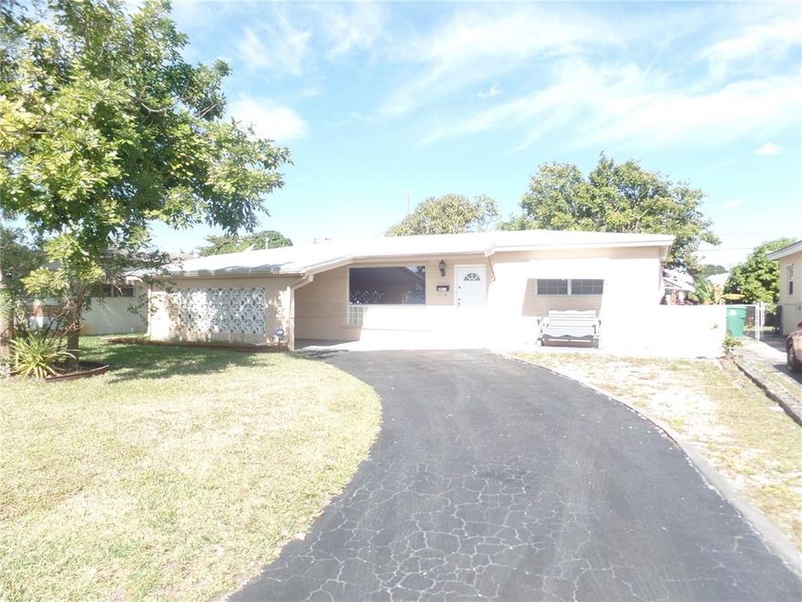 Spacious 3/2 single family home! Centrally located to schools, place of worship, shopping, public library and easy access to the Florida Turnpike. Include 4 paystubs with your offer for each applicant over 18 years of age, 2 months bank statements, background report, credit scores greater than 630 are preferred.