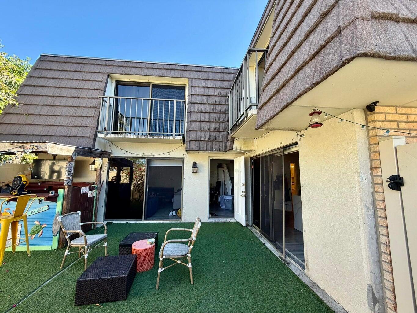 HERITAGE VILLAGE OF P B LAKES - Residential Lease