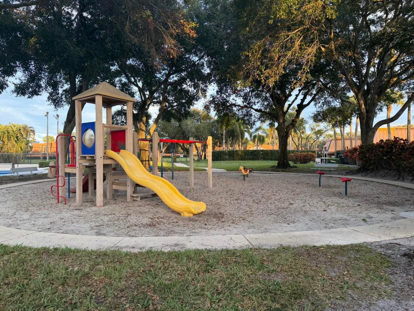 HERITAGE VILLAGE OF P B LAKES - Residential Lease