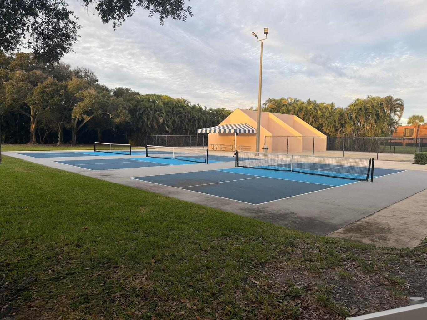 HERITAGE VILLAGE OF P B LAKES - Residential Lease