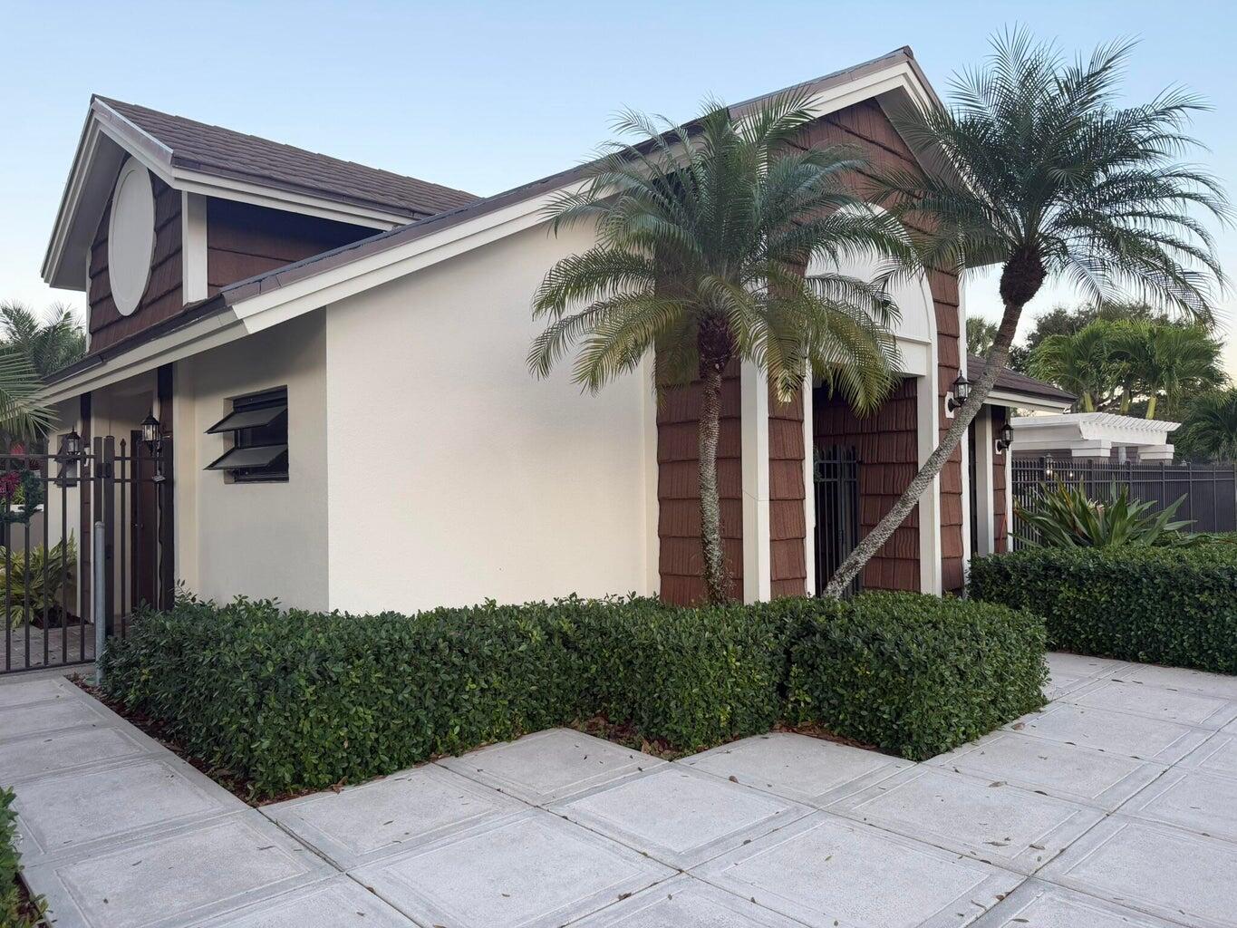 HERITAGE VILLAGE OF P B LAKES - Residential Lease