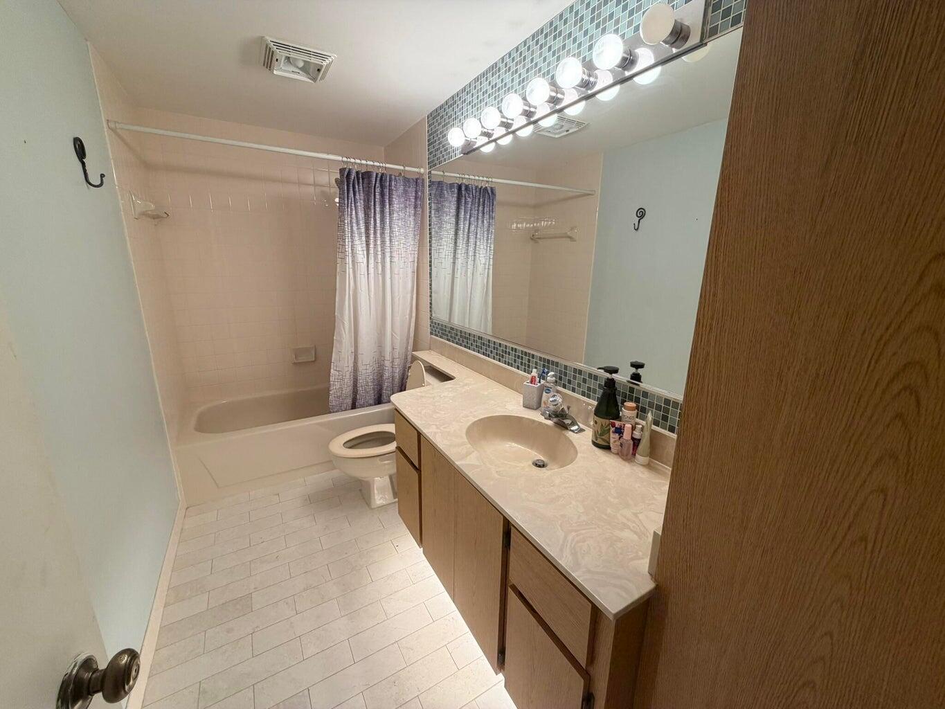 HERITAGE VILLAGE OF P B LAKES - Residential Lease