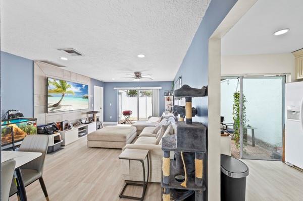 GREENHOUSE OF BOCA - Residential