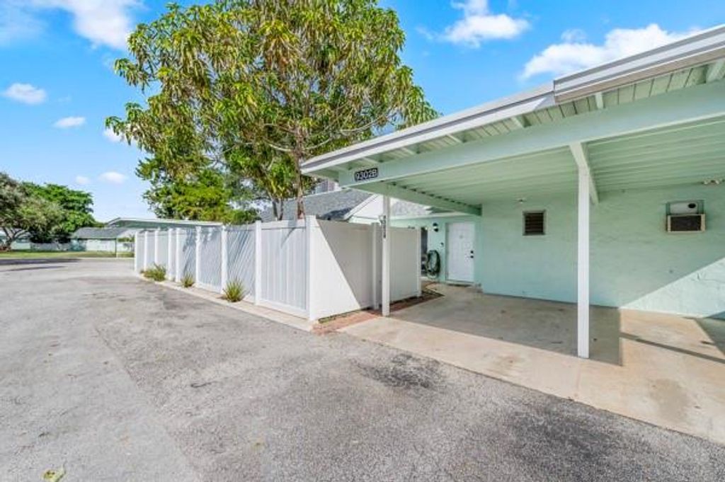 Photo of 9302 SW 5th St #B, Boca Raton, FL 33428 (MLS # F10538466)