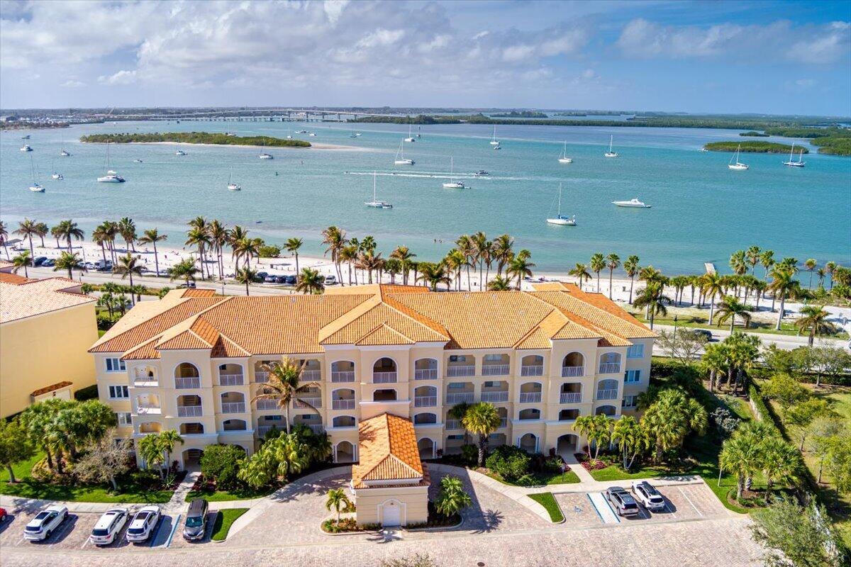 HARBOUR ISLE AT HUTCHINSON ISLAND WEST, A CONDOMIN - Residential