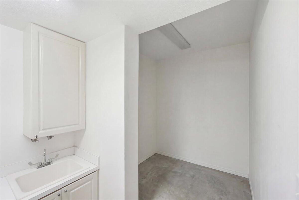 HARBOUR ISLE AT HUTCHINSON ISLAND WEST, A CONDOMIN - Residential