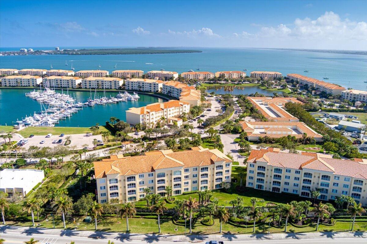 HARBOUR ISLE AT HUTCHINSON ISLAND WEST, A CONDOMIN - Residential