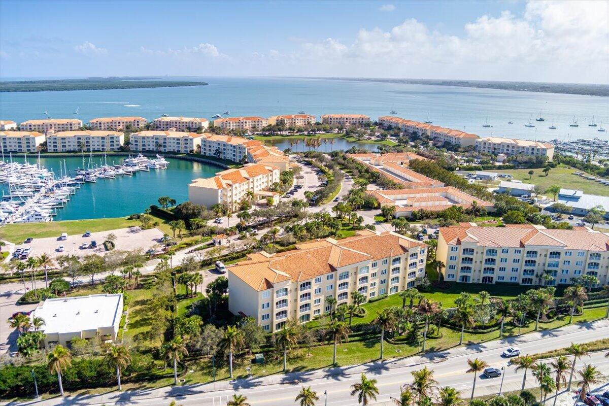 HARBOUR ISLE AT HUTCHINSON ISLAND WEST, A CONDOMIN - Residential