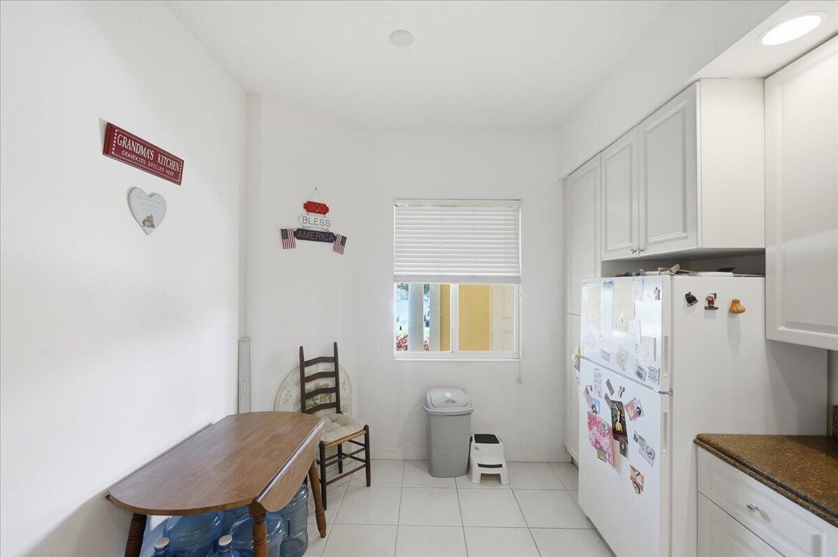 HARBOUR ISLE AT HUTCHINSON ISLAND WEST, A CONDOMIN - Residential