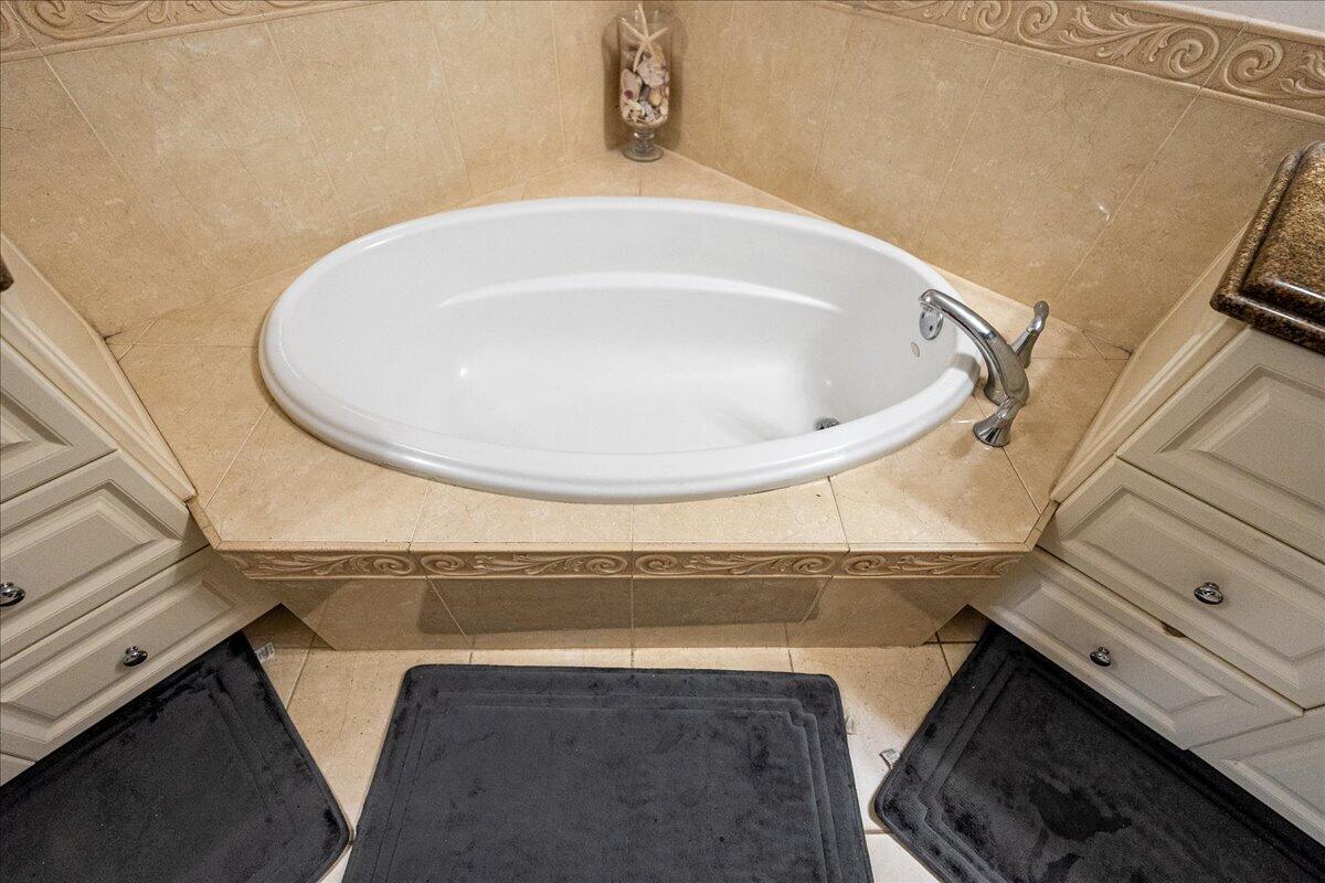 HARBOUR ISLE AT HUTCHINSON ISLAND WEST, A CONDOMIN - Residential