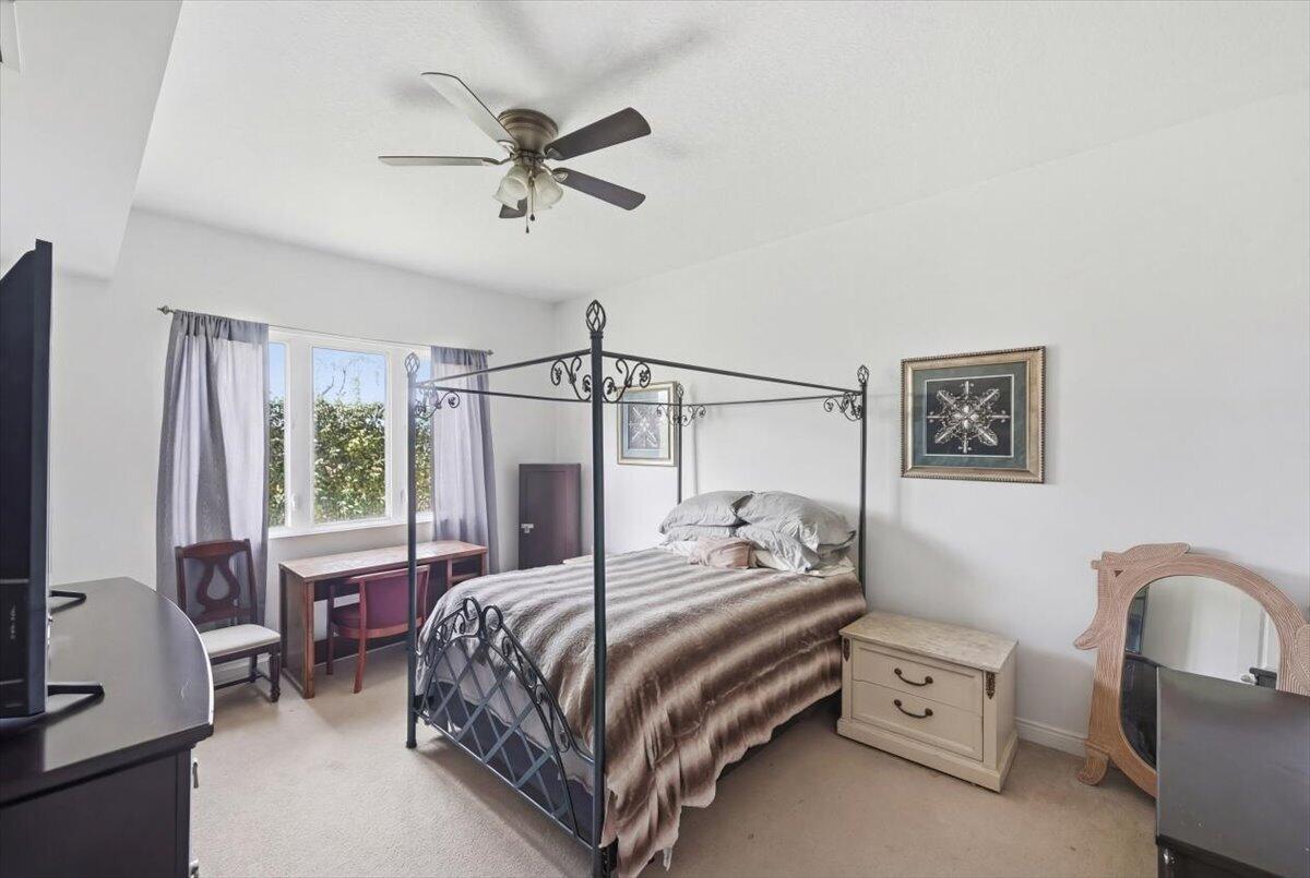 HARBOUR ISLE AT HUTCHINSON ISLAND WEST, A CONDOMIN - Residential