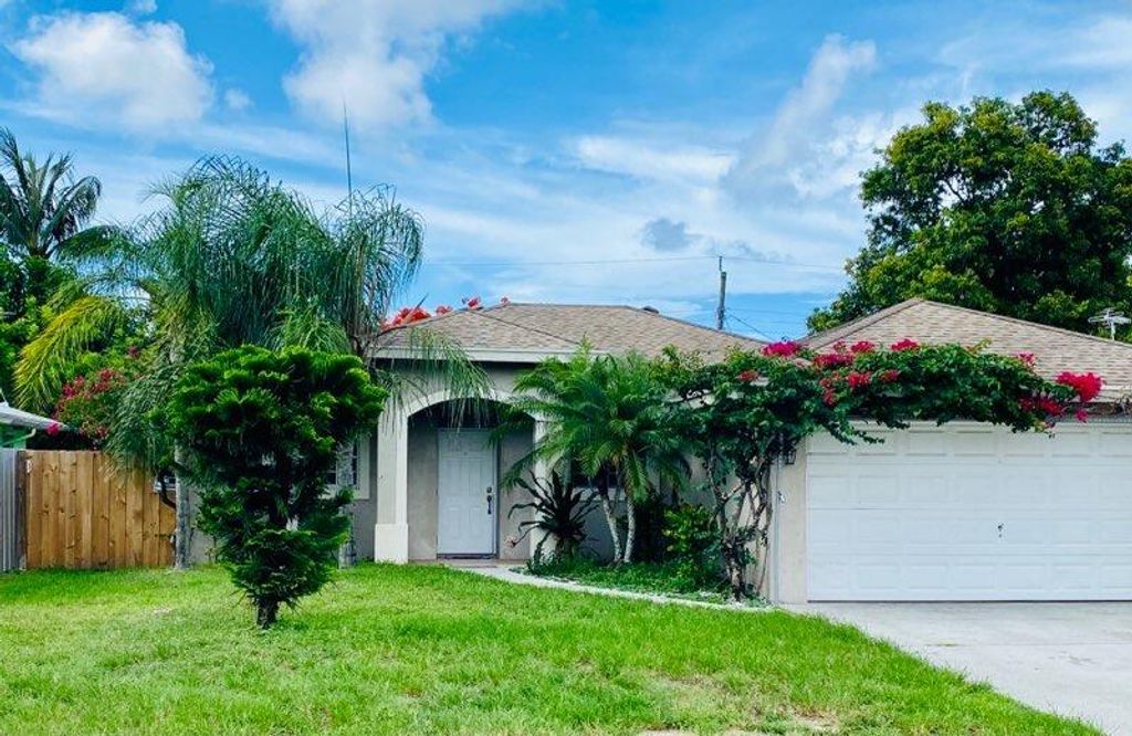 Photo of 4431 Broadway Street St, Lake Worth Beach, FL 33461 (MLS # R10806599)