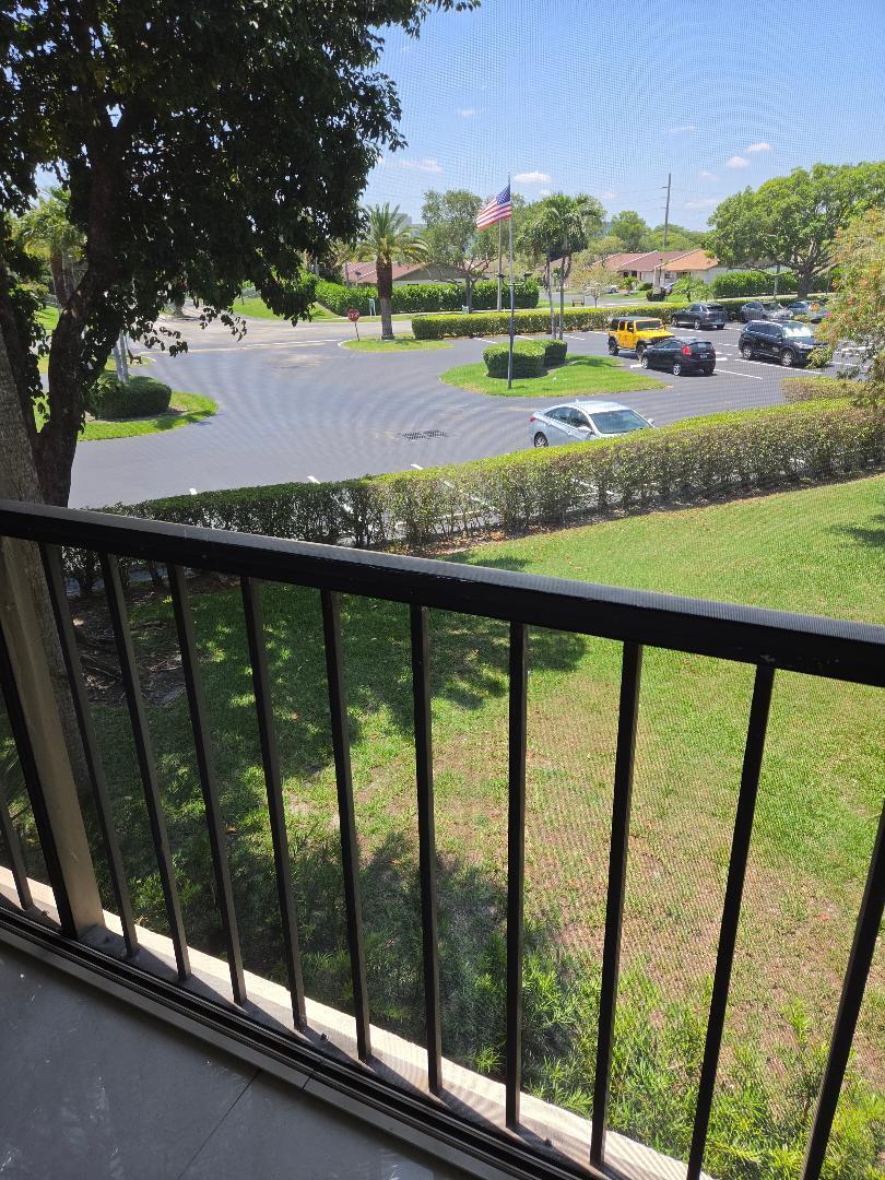 EVERGREEN CONDO - Residential