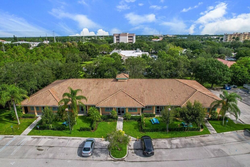 Photo of 1405 SE Goldtree Drive, Port Saint Lucie, FL 34952 (MLS # B26010166)