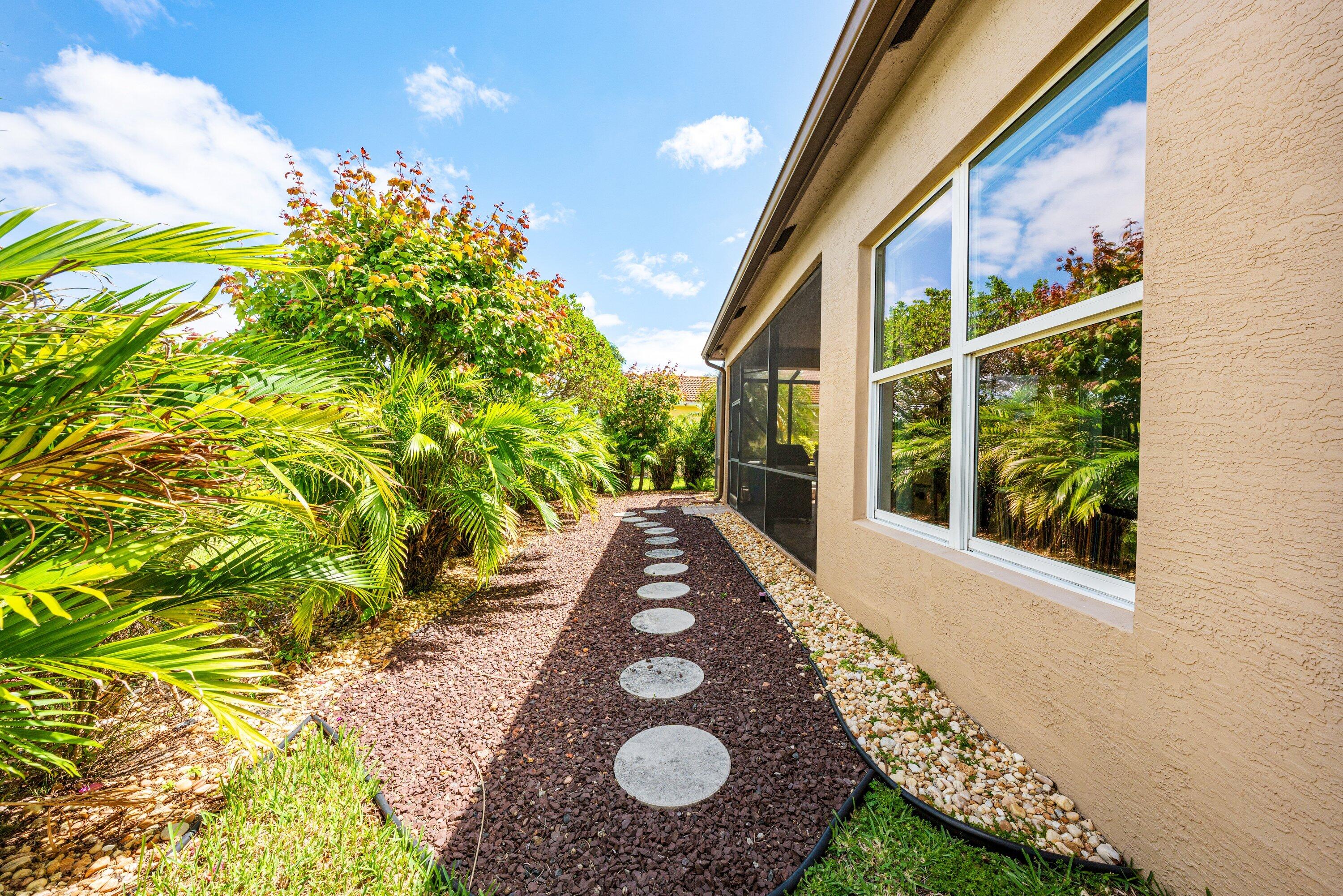 Valencia Cove - Residential