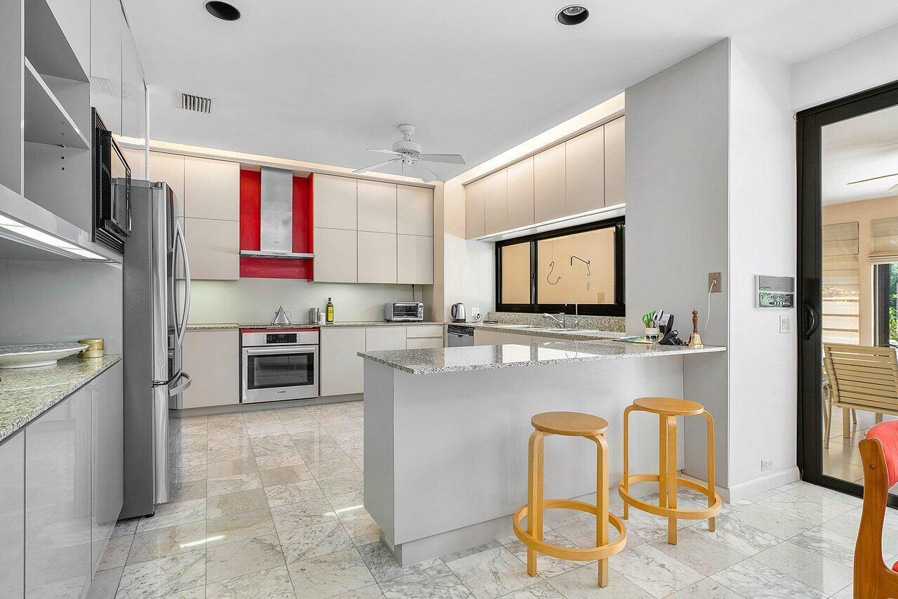 FOXE CHASE - Residential