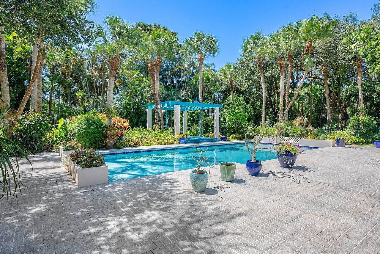 FOXE CHASE - Residential