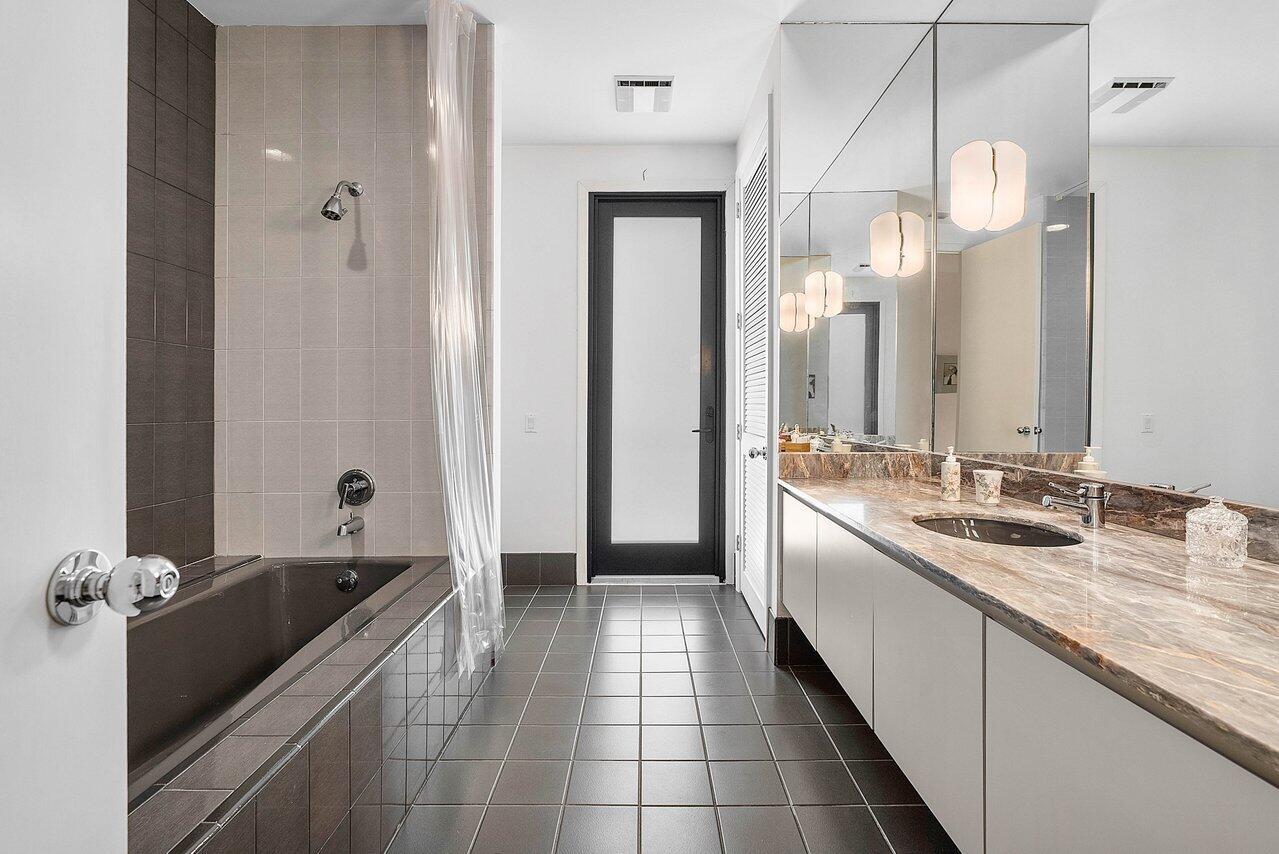 FOXE CHASE - Residential