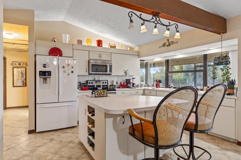 Photo of 536 SE Greenway Terrace, Port Saint Lucie, FL 34983 (MLS # R11009466)