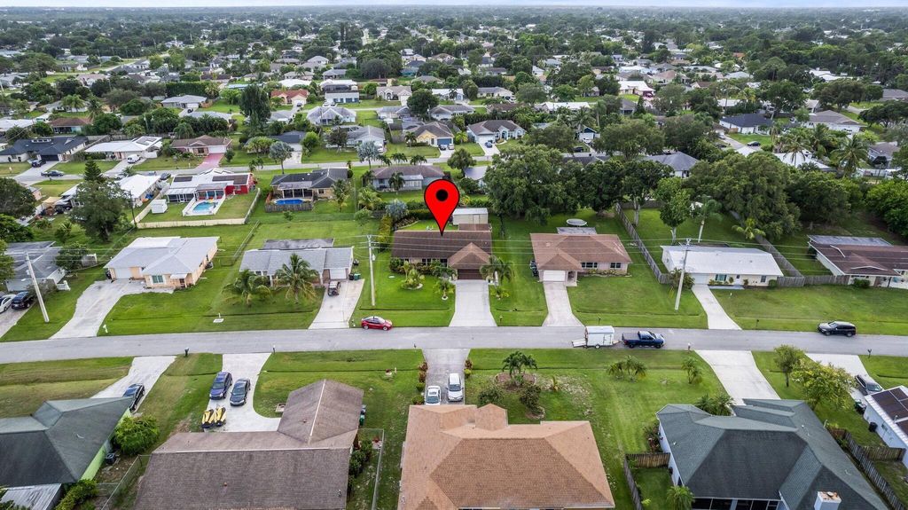 Photo of 536 SE Greenway Terrace, Port Saint Lucie, FL 34983 (MLS # R11009466)