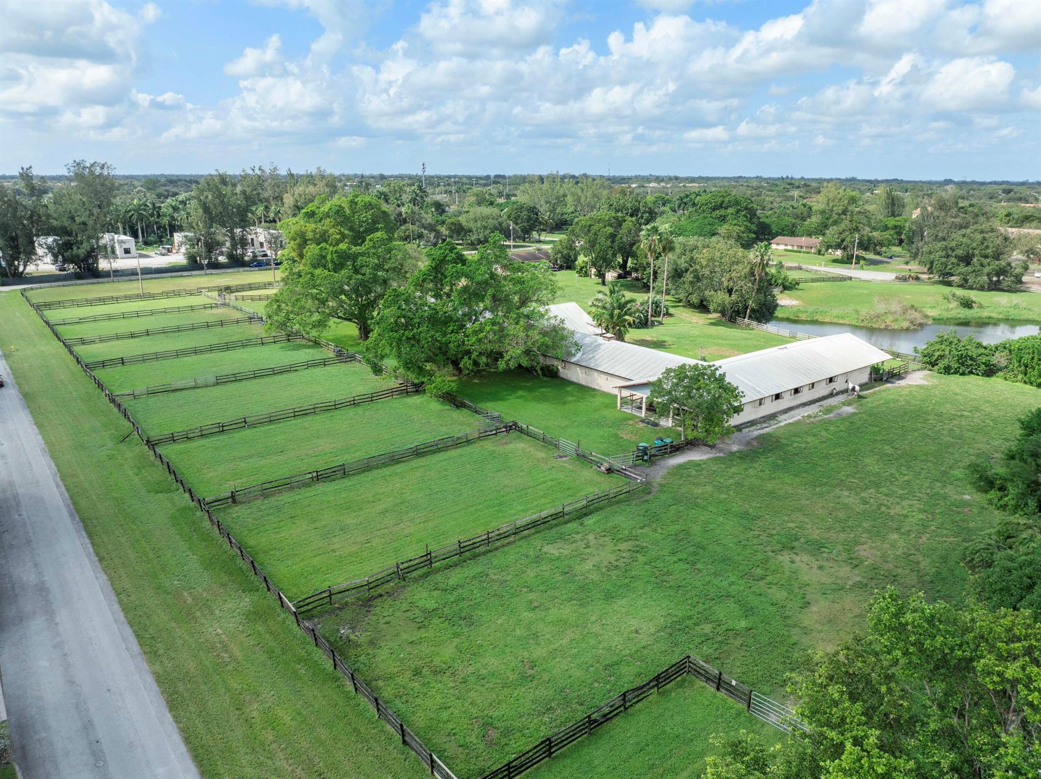 Spring Meadows Farm  / Ro - Land