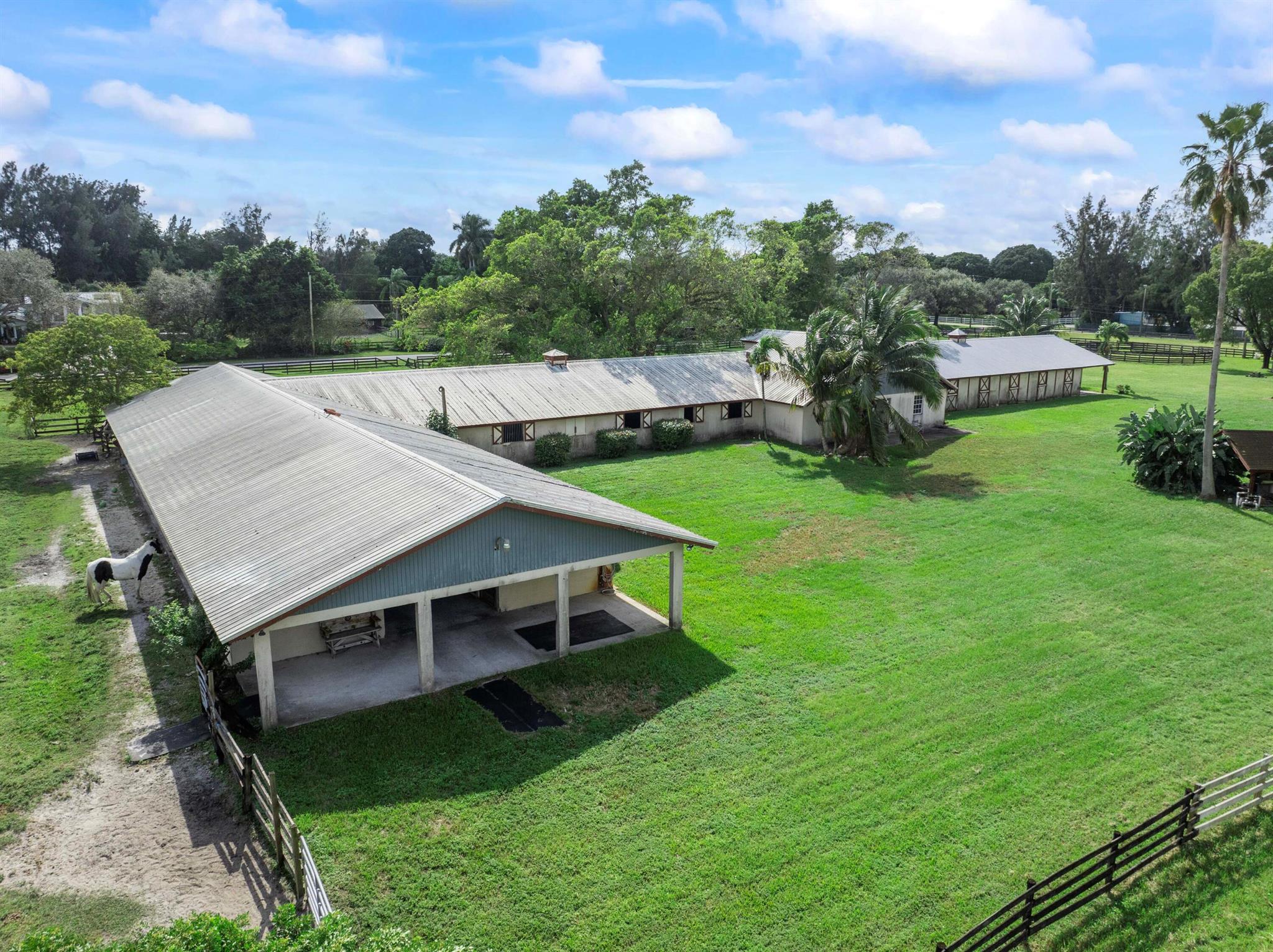 Spring Meadows Farm  / Ro - Land