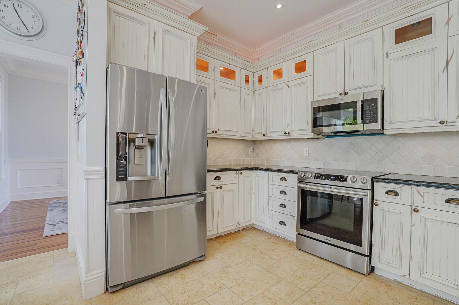 1342 E Fairfax Circle