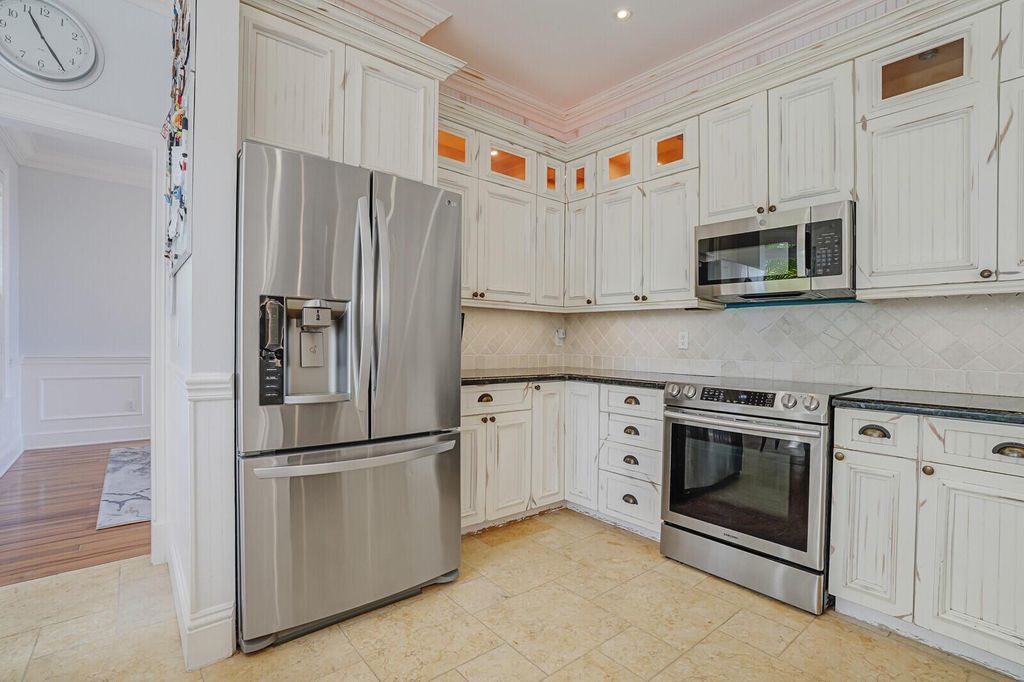 Photo of 1342 E Fairfax Circle, Boynton Beach, FL 33436 (MLS # R11082855)