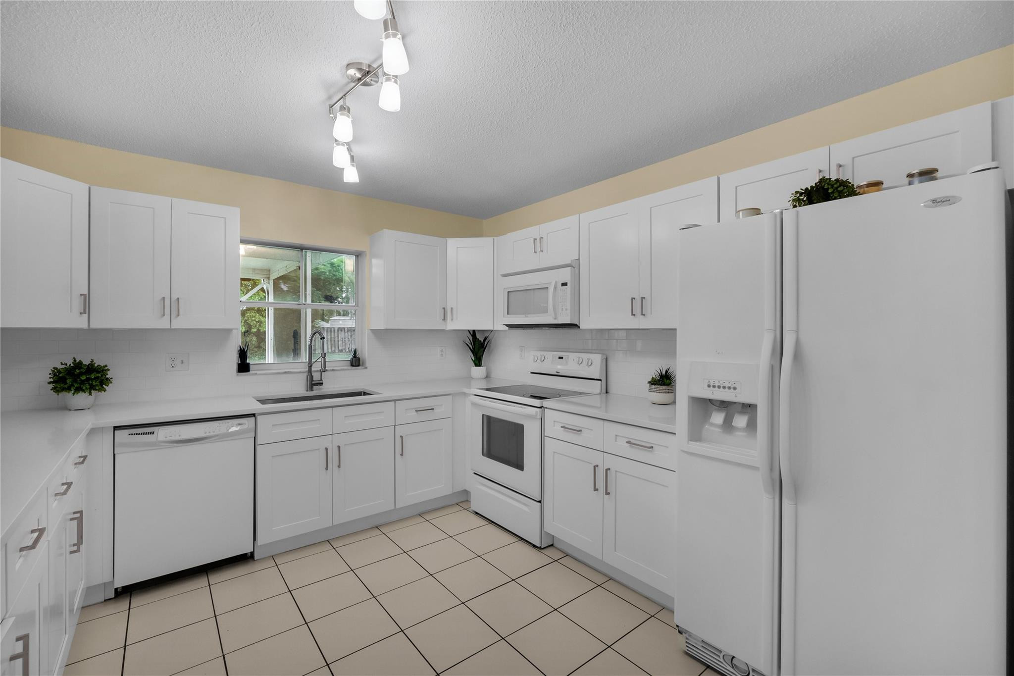 Banyan Estates 139-36 B - Residential