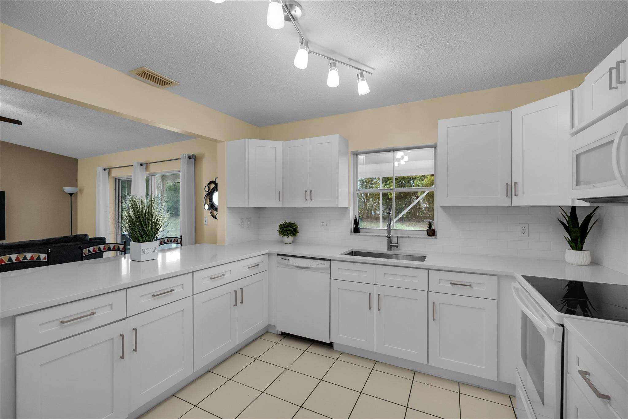 Banyan Estates 139-36 B - Residential